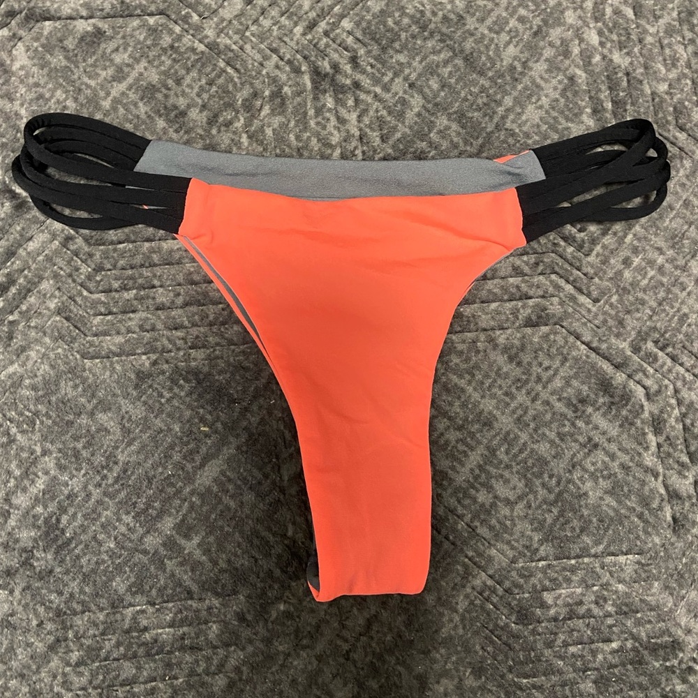 Jolyn Michael Bottoms Women’s M